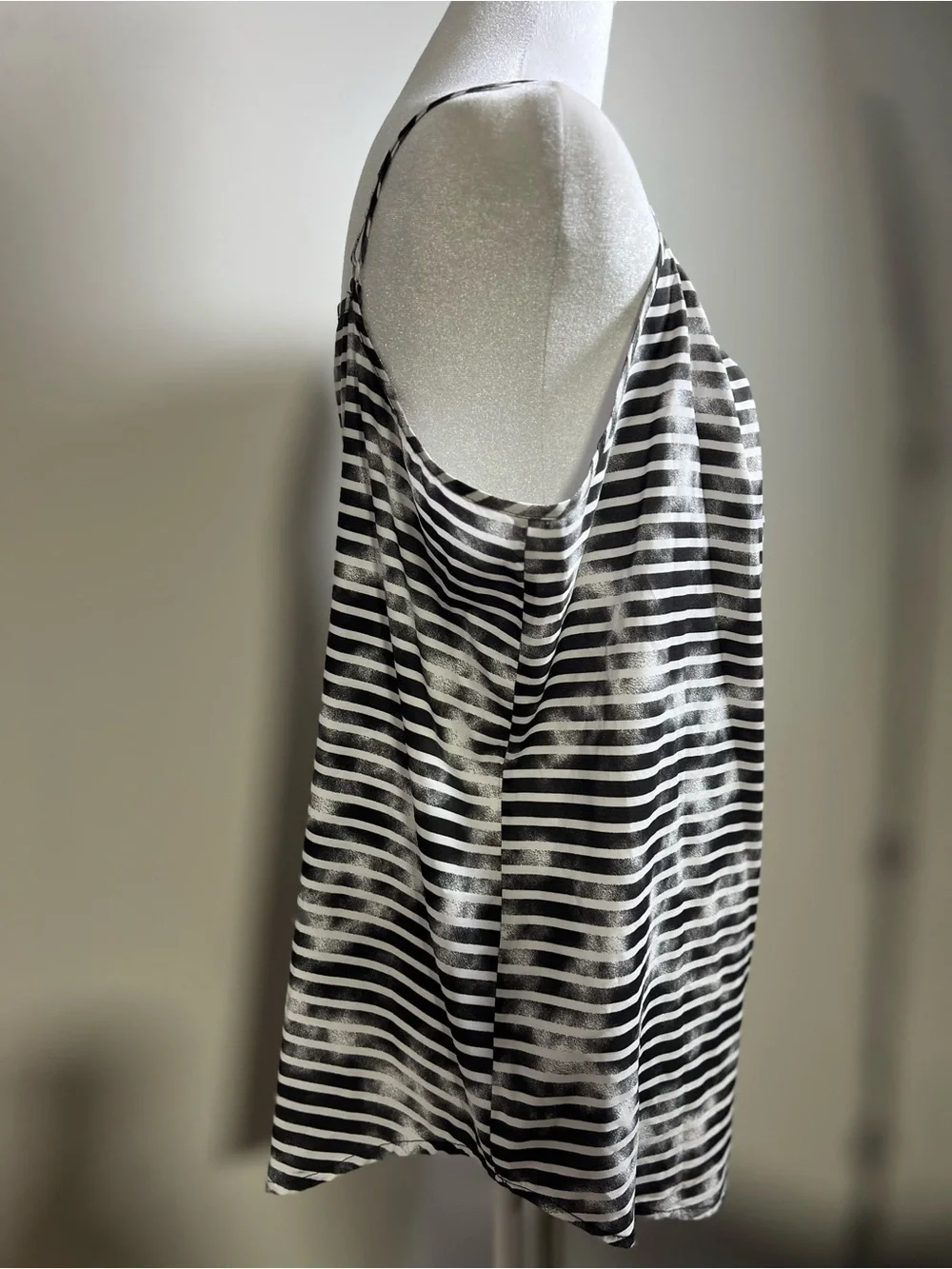 Faded Glory Black and White Striped Lightweight Panel